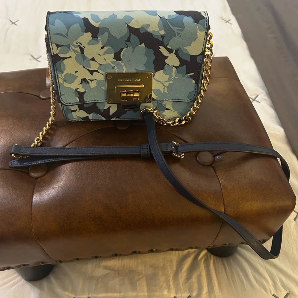 Michael Kors Tina small clutch navy blue floral